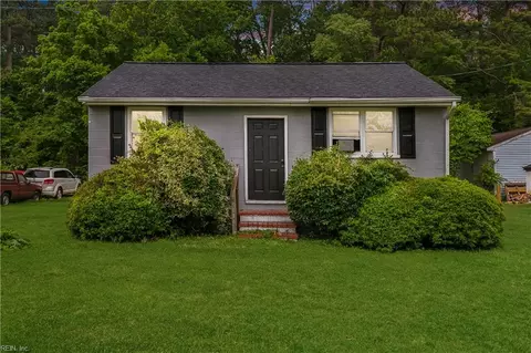 5444 Old Concord Ln, Gloucester, VA 23061