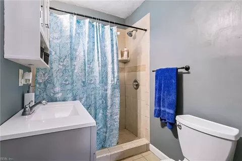 Bath - 5444 Old Concord Ln, Gloucester, VA 23061 photo 1 of 1