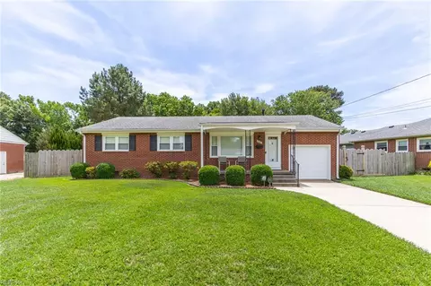 5445 Shadowwood Dr, Virginia Beach, VA 23455