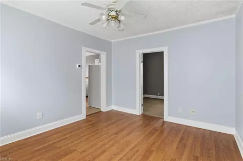 Living - 7 Central St, Hampton, VA 23663 photo 2 of 2