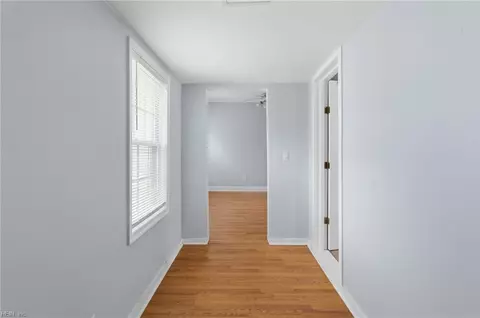 Entry Way - 7 Central St, Hampton, VA 23663 photo 1 of 1