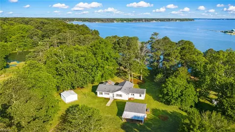 1493 Cricket Hill Rd, Hudgins, VA 23076