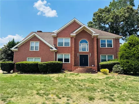 748 Greenwing Dr, Chesapeake, VA 23323