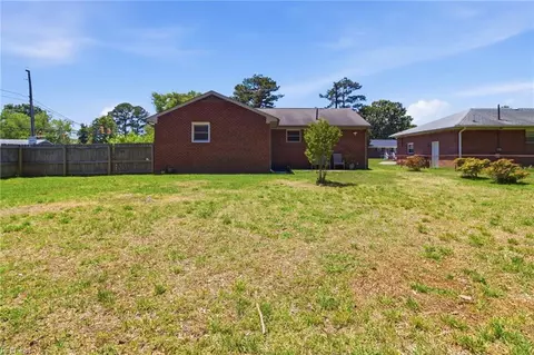 Exterior - 232 Martha Lee Dr, Hampton, VA 23666 photo 6 of 9
