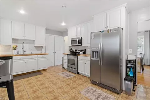 Kitchen - 232 Martha Lee Dr, Hampton, VA 23666 photo 2 of 5