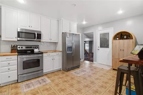Kitchen - 232 Martha Lee Dr, Hampton, VA 23666 photo 3 of 5