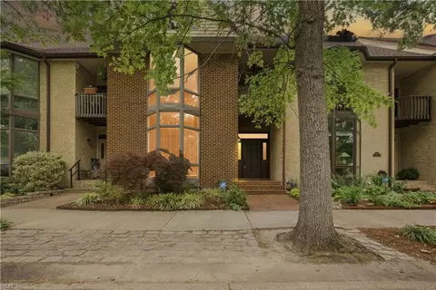 1213 Botetourt Gdns, Norfolk, VA 23517