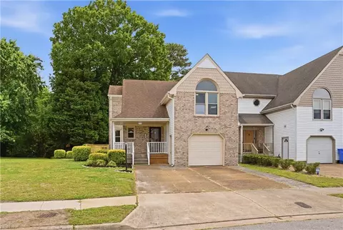 3209 Cricket Ln, Chesapeake, VA 23321