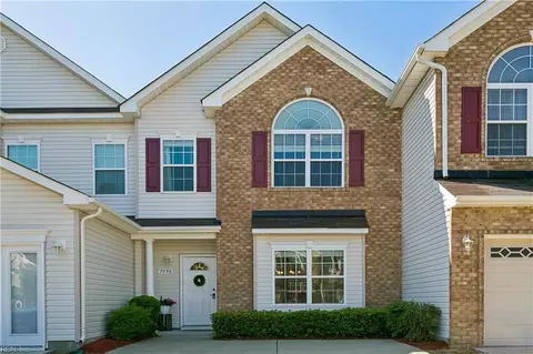 7598 Villa Ct, Gloucester Point, VA 23062
