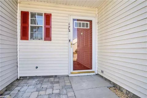 172 Wexford Dr E, Suffolk, VA 23434