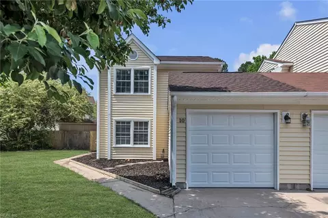 10 Warwick Cir, Chesapeake, VA 23320