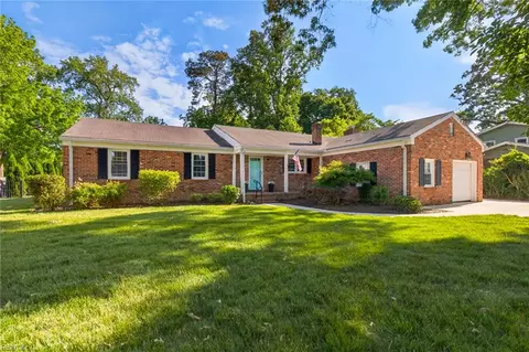 4341 Two Woods Rd, Virginia Beach, VA 23455