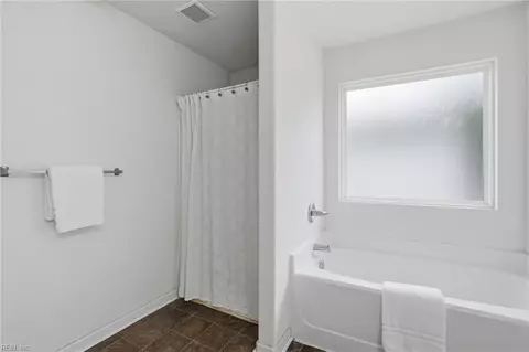 Bath - 4126 Everett St, Chesapeake, VA 23324 photo 2 of 2