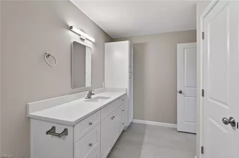 Bath - 4832 82nd St, Hampton, VA 23605 photo 3 of 6