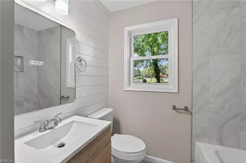 Bath - 4832 82nd St, Hampton, VA 23605 photo 4 of 6