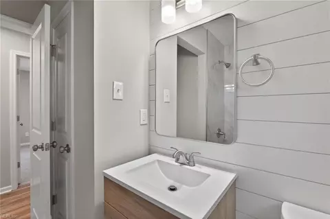 Bath - 4832 82nd St, Hampton, VA 23605 photo 6 of 6