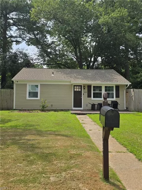 1422 Woodcrest Dr, Hampton, VA 23663