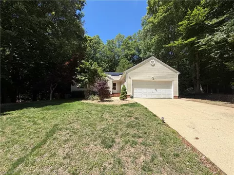 4204 Birdella Dr, Williamsburg, VA 23188