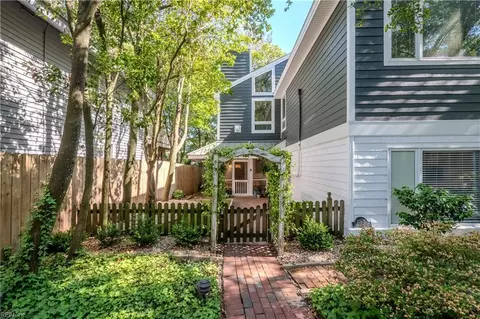 218 69th St #B, Virginia Beach, VA 23451