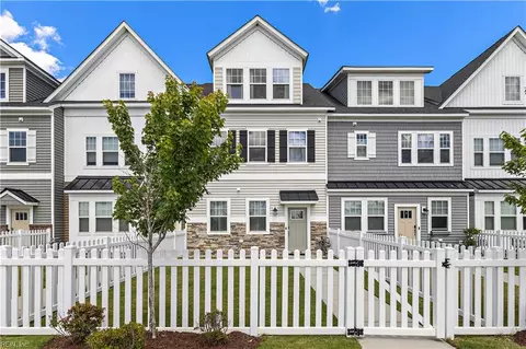 451 Asuza St, Chesapeake, VA 23323