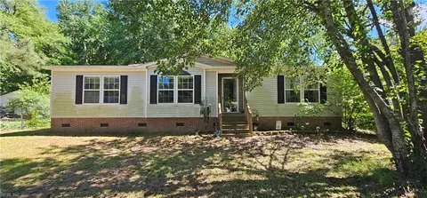 117 Willow Dr, Moyock, NC 27958