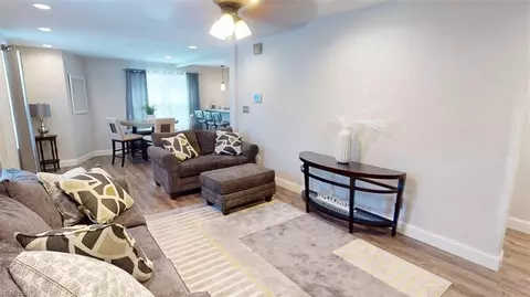 3841 Robin Hood Rd, Norfolk, VA 23513