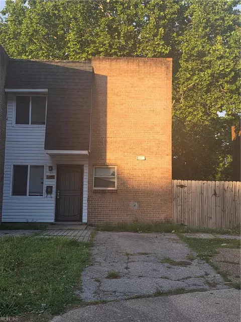 6420 Faraday Ct, Norfolk, VA 23513