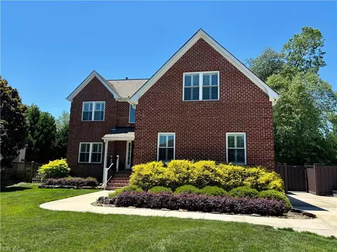 904 Mustoe Ct, Chesapeake, VA 23322