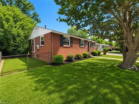 Exterior - 1903 Seward Dr, Hampton, VA 23663 photo 5 of 5