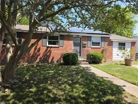 1903 Seward Dr, Hampton, VA 23663