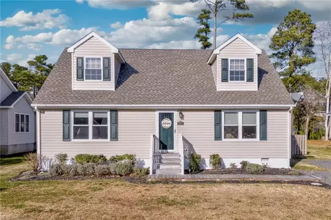 37323 Doubloon Dr, Greenbackville, VA 23356