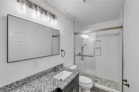 Bath - 1263 W Queen St, Hampton, VA 23669 photo 1 of 2