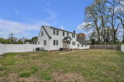 Exterior - 1263 W Queen St, Hampton, VA 23669 photo 5 of 5