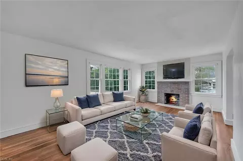 Living - 1263 W Queen St, Hampton, VA 23669 photo 3 of 4