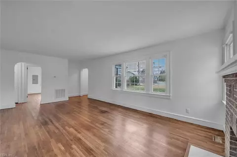 Living - 1263 W Queen St, Hampton, VA 23669 photo 2 of 4