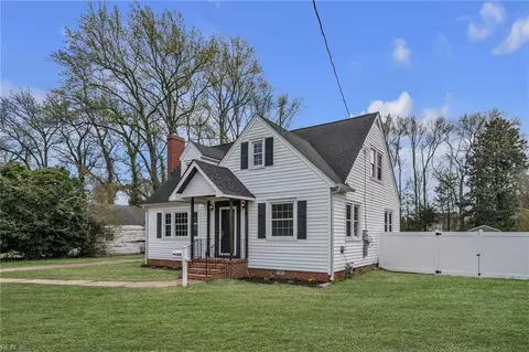 Exterior - 1263 W Queen St, Hampton, VA 23669 photo 3 of 5