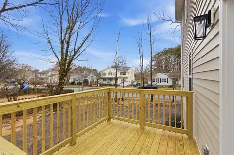 Exterior - 2 Tiffany Ln, Hampton, VA 23664 photo 2 of 4