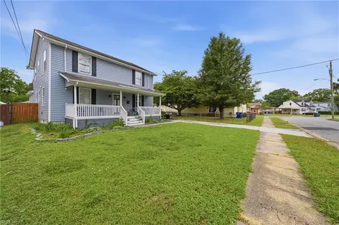 821 Alma Dr, Norfolk, VA 23518