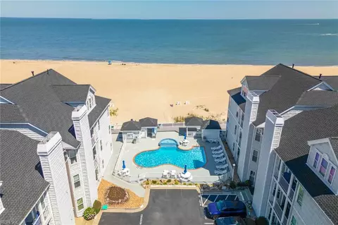 2313 Beach Haven Dr #104, Virginia Beach, VA 23456