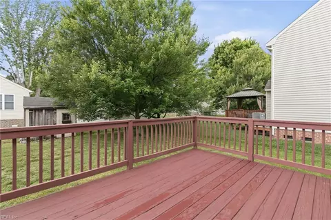 Exterior - 3 Nicole Ct, Hampton, VA 23669 photo 2 of 7