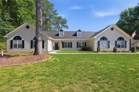 616 Country Club Blvd, Chesapeake, VA 23322
