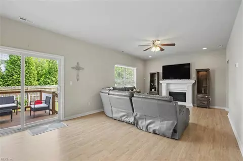 Living - 509 Owens St, Hampton, VA 23669 photo 1 of 1