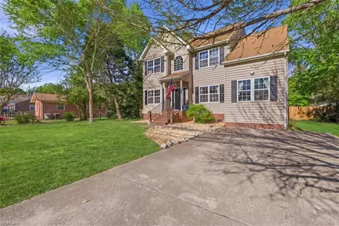Exterior - 725 Beach Rd, Hampton, VA 23664 photo 2 of 8
