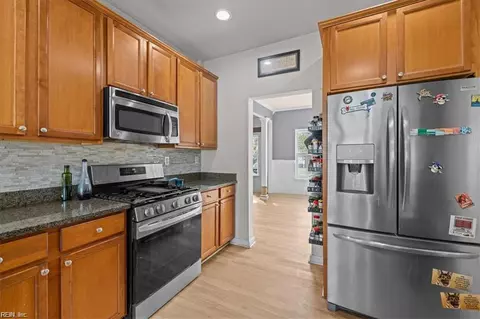 Kitchen - 725 Beach Rd, Hampton, VA 23664 photo 2 of 3