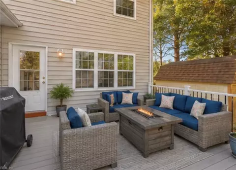 Exterior - 725 Beach Rd, Hampton, VA 23664 photo 3 of 8