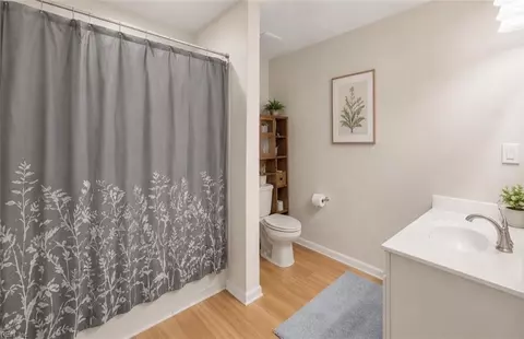 Bath - 725 Beach Rd, Hampton, VA 23664 photo 3 of 3