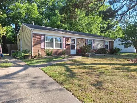 204 Nina Ct, Newport News, VA 23602