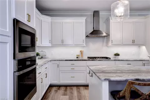 Kitchen - 105 Goffigans Trce, Tabb, VA 23693 photo 5 of 5
