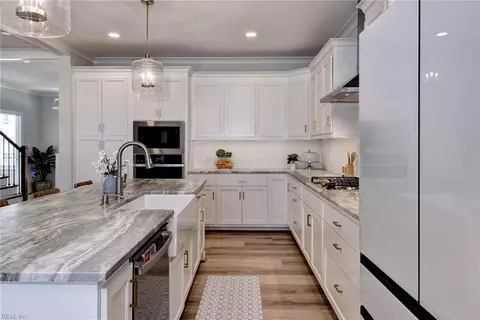 Kitchen - 105 Goffigans Trce, Tabb, VA 23693 photo 3 of 5
