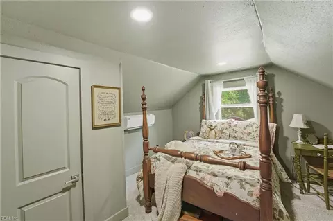 Bedroom - 23 Clover St, Hampton, VA 23669 photo 4 of 6